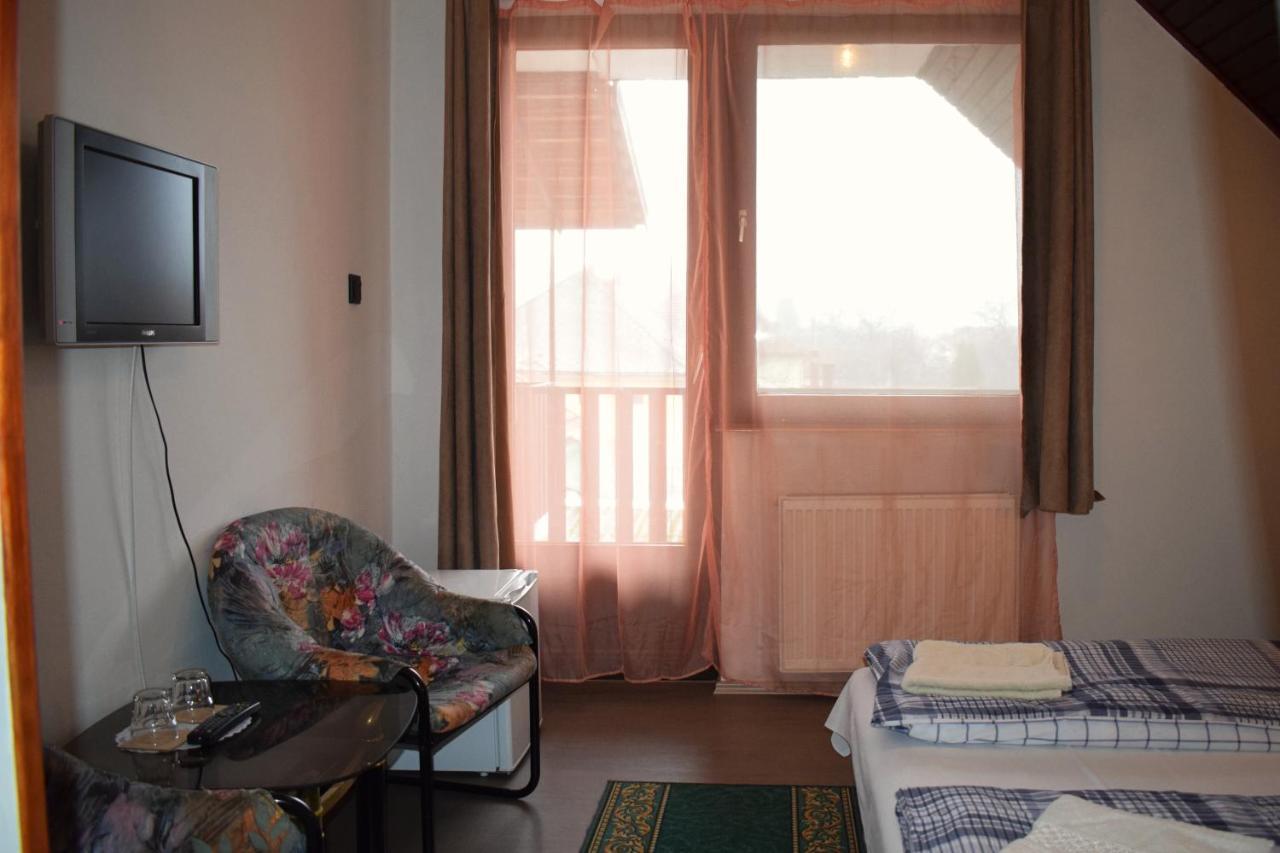Ket Diofa Vendeghaz Hotel Felsotarkany Ngoại thất bức ảnh