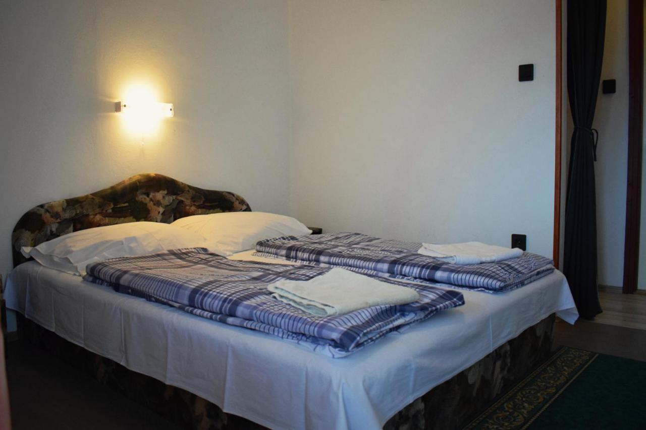 Ket Diofa Vendeghaz Hotel Felsotarkany Ngoại thất bức ảnh