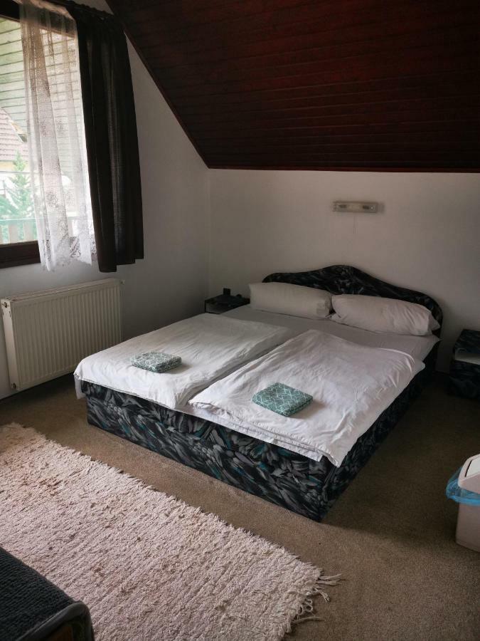 Ket Diofa Vendeghaz Hotel Felsotarkany Ngoại thất bức ảnh